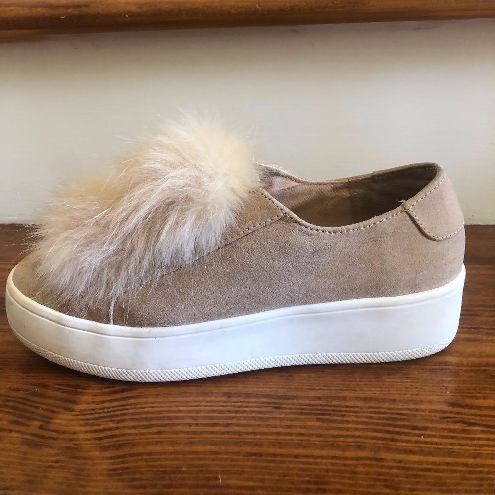 Steve Madden Slip On Sneaker With PomPom 6.5